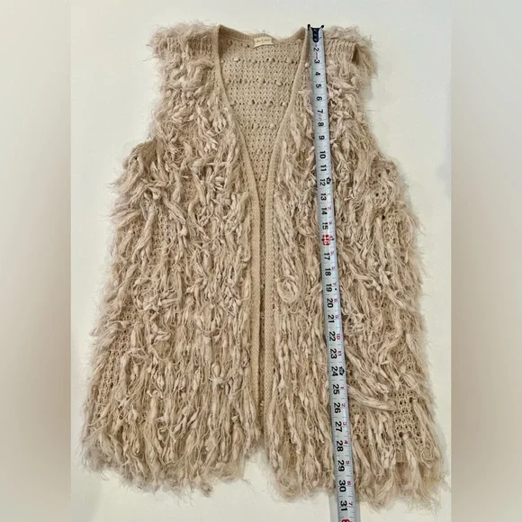 Altar’d State 70’s Style Yarn Vest Boho Cowgirl Shaggy Beige Cream Medium - Picture 4 of 13